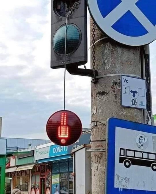 Name:  FkMwHauXkAAwkqk.jpg
Views: 32
Size:  70.4 KB