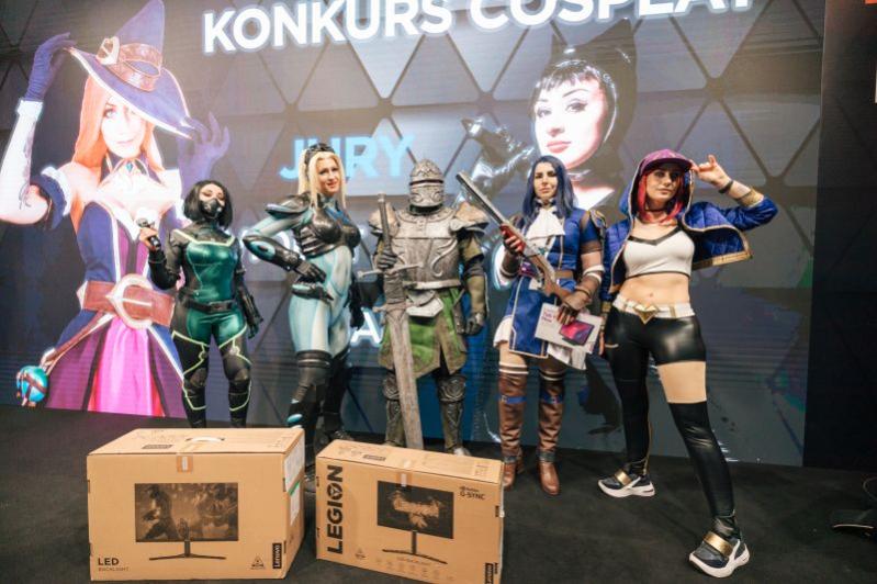 Name:  COSPLAY4.jpg
Views: 107
Size:  68.8 KB