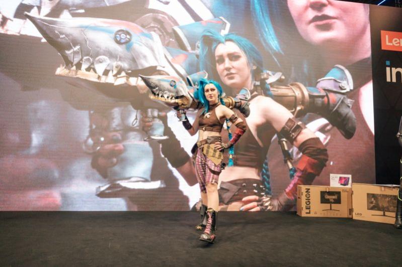 Name:  COSPLAY1.jpg
Views: 108
Size:  59.8 KB