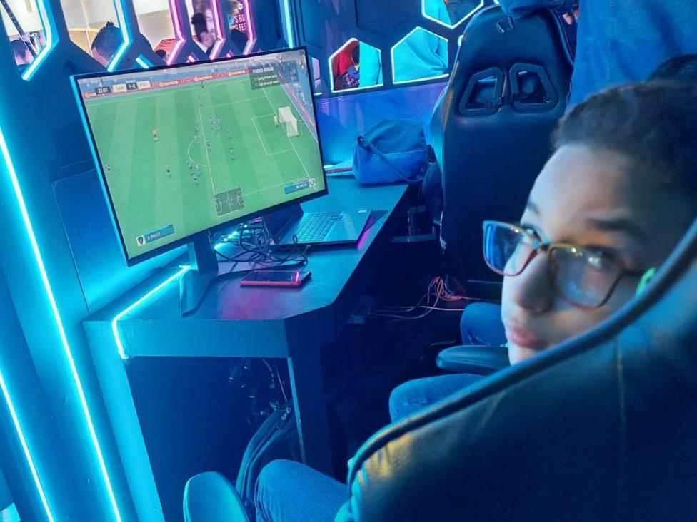 Name:  hammad losing.jpg
Views: 316
Size:  79.4 KB