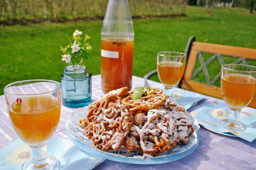 Name:  Vappu-May-day-in-Finland.jpg
Views: 159
Size:  96.2 KB