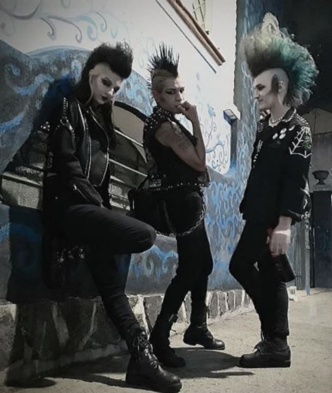 Name:  goth 1.jpeg
Views: 1537
Size:  72.5 KB