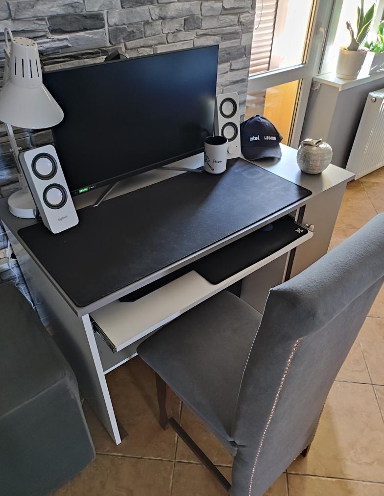 Name:  Mój pokój.jpg
Views: 252
Size:  88.1 KB