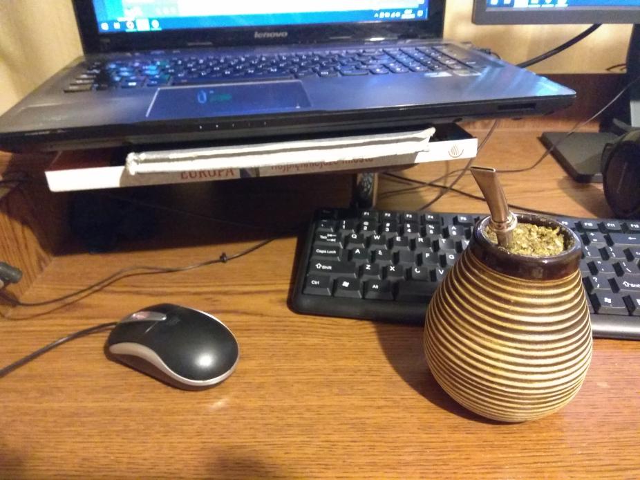 Name:  Lenovo Y580.jpg
Views: 389
Size:  92.6 KB