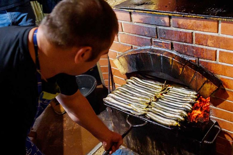 Name:  lampreys_are_roasted_at_a_lamprey_fish_festival_in_salacgriva_latvia_on_october_9._afp.jpg
Views: 109
Size:  77.3 KB