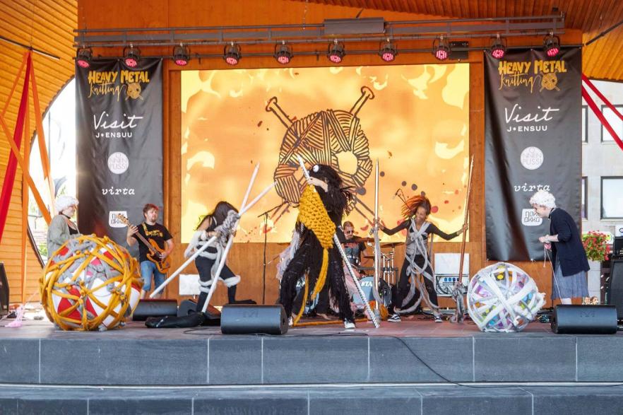 Name:  Heavy_Metal_Knitting_World_Championships_String-Thing-UK-photo-Irma-Lehikoinen-1.jpg
Views: 66
Size:  99.5 KB