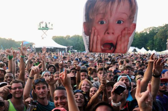 Name:  crowd-with-home-alone-sign-firefly-2015-billboard-650.jpg
Views: 40
Size:  35.6 KB