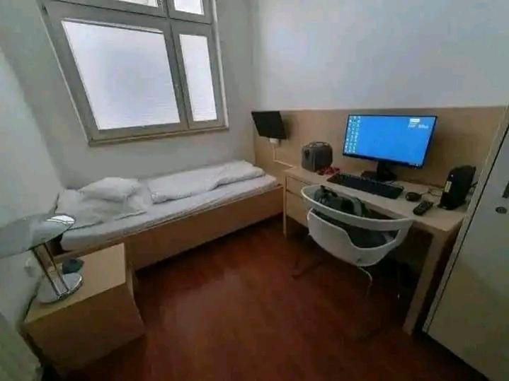 Name:  3bdofutureroom.jpg
Views: 139
Size:  30.4 KB