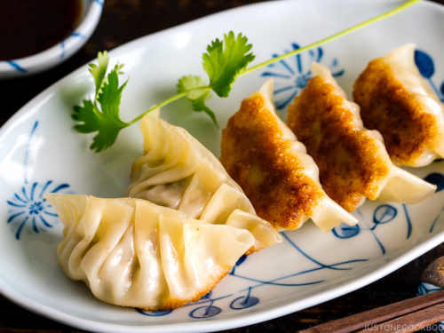 Name:  Gyoza-3112-I-500x375.jpg
Views: 66
Size:  47.2 KB