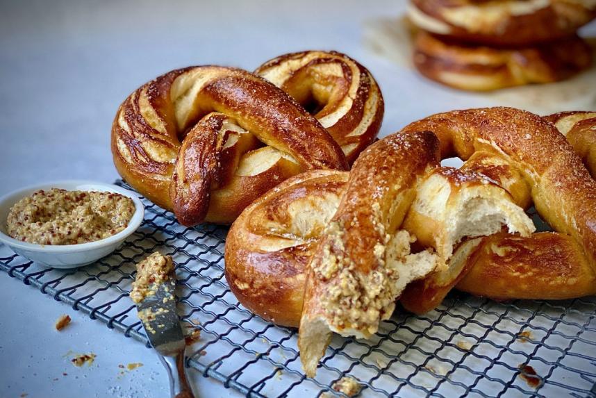 Name:  Homemade-Soft-Pretzels_resized.jpg
Views: 126
Size:  100.6 KB