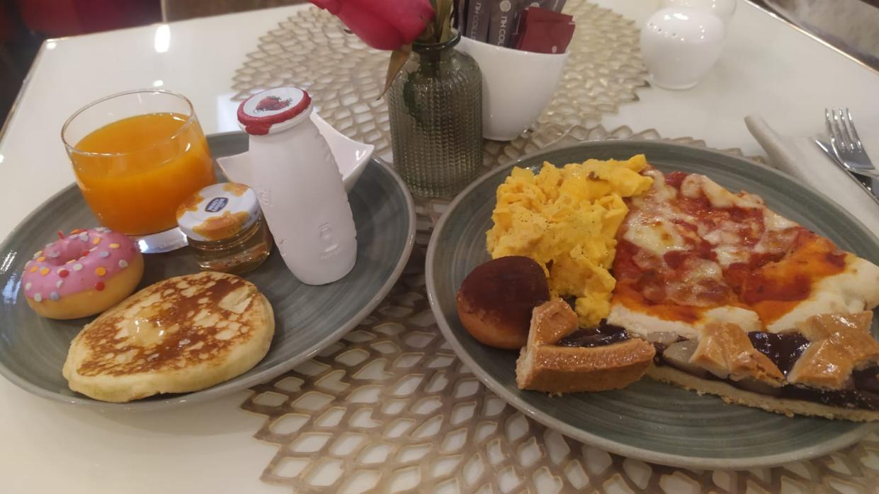 Name:  Colazione.jpg
Views: 140
Size:  91.4 KB