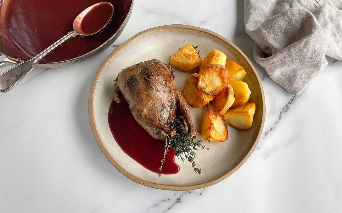 Name:  Wood_Pigeon_with_Rosemary_Roasties_and_Red_Wine_Gravy_.jpg
Views: 61
Size:  97.3 KB