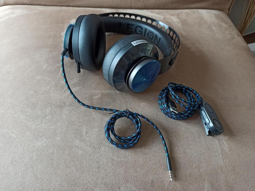 Name:  headset (1).jpg
Views: 1939
Size:  97.2 KB