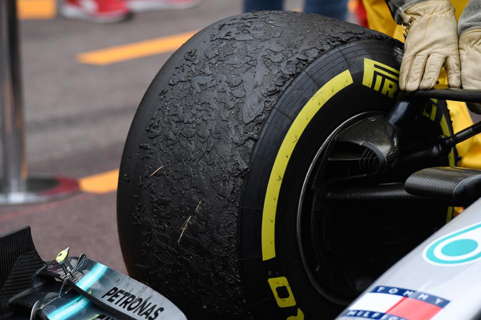 Name:  neumatico-delantero-hamilton-carrera-monaco-2019-soymotor.jpg
Views: 48
Size:  77.5 KB