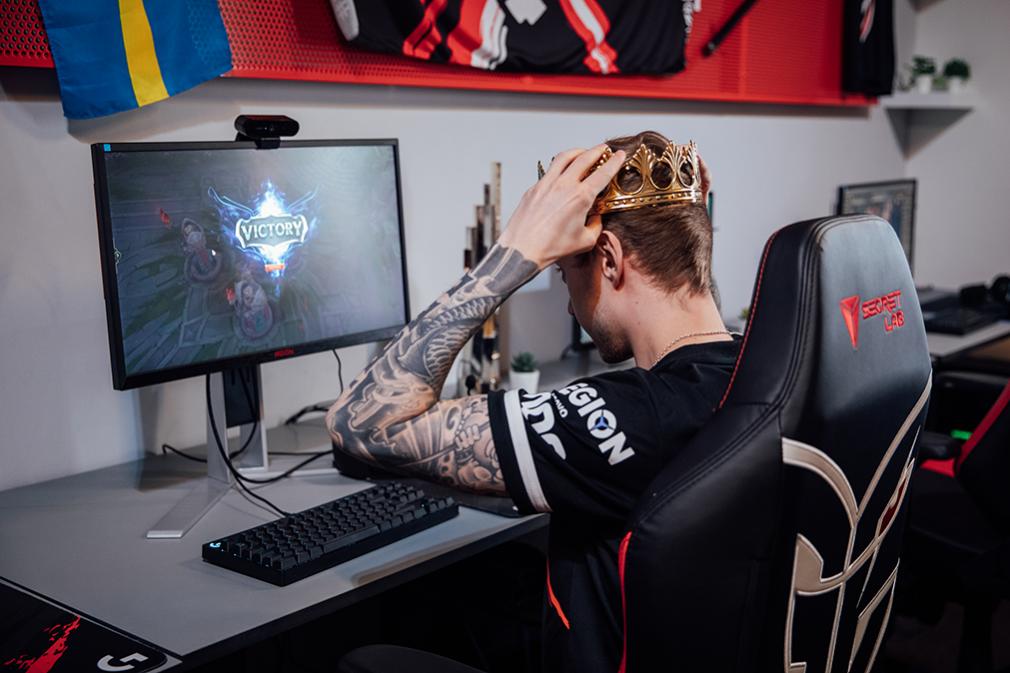 Name:  rekklesking.jpg
Views: 1992
Size:  75.7 KB