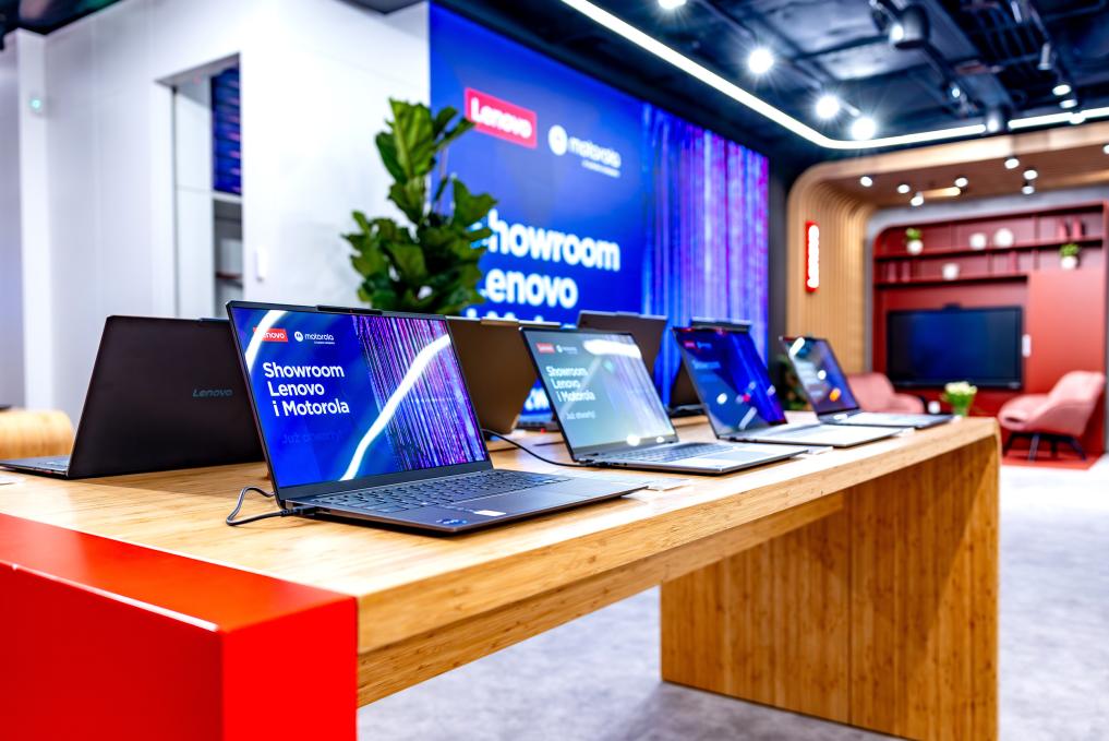 Name:  ShowroomLenovoiMotorola(2).jpg
Views: 69
Size:  93.2 KB