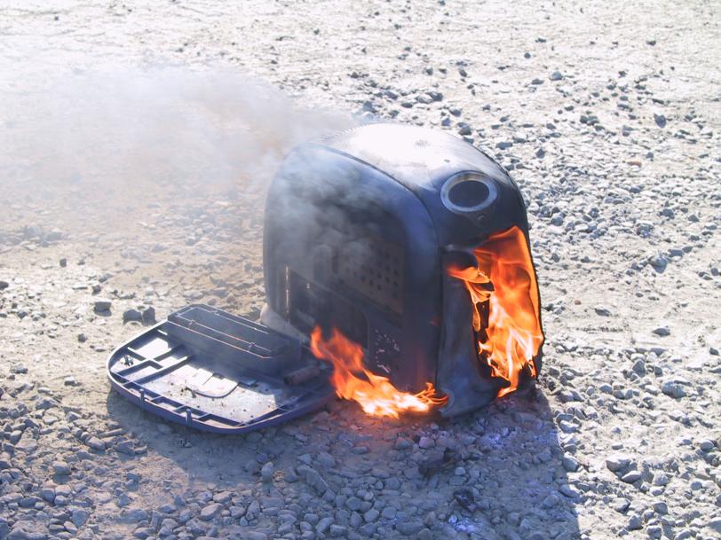 Name:  Exploding Computer 04-15-05 018.jpg
Views: 53
Size:  98.4 KB